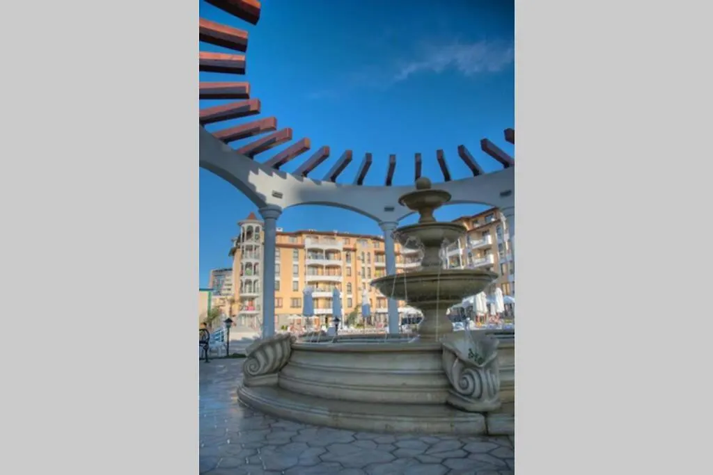 Royal Sun, 6 People, 600 M From The Sea Apartman Napospart